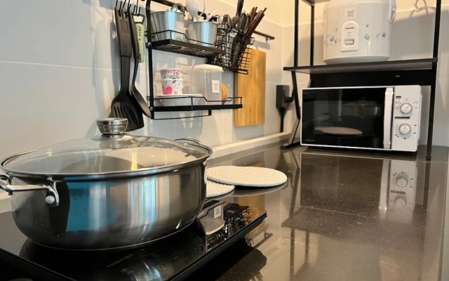 MINI-ME HUBS - Charm Suites in Old City
