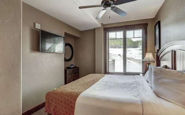 Crystal Peak Lodge 2 Bedroom Ski in, Ski out Slopeside Condo at the Base of Peak 7