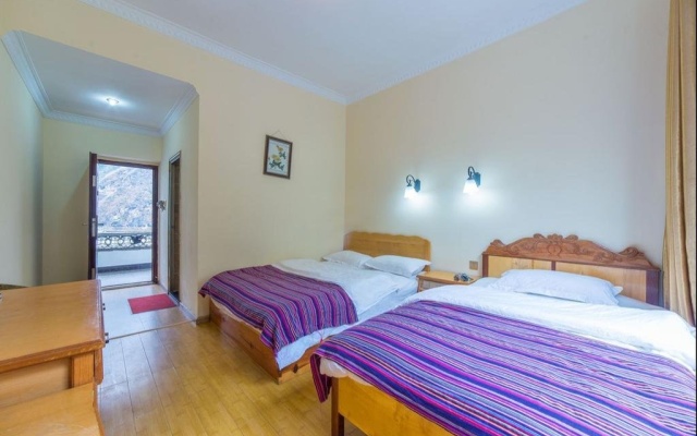 Tinas Youth Hostel – Guest Rooms – Shangri-La