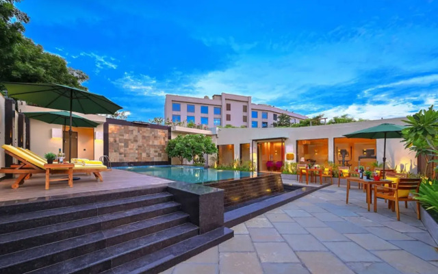 Royale Sarovar Portico Agra