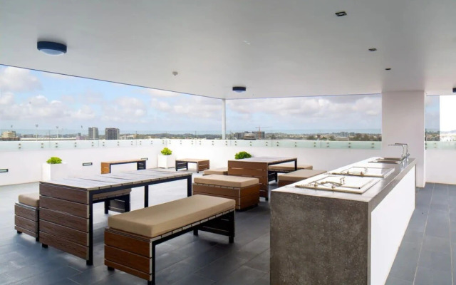 Modern 2 Bedroom Dutton Park Apartment With Balcony