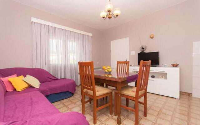 Apartment Dama-10m from beach