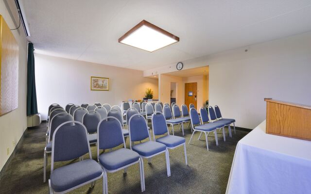 Greenstay Hotel & Suites