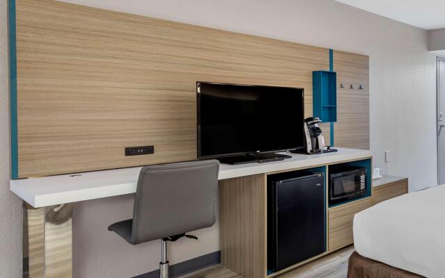 Holiday Inn Fayetteville-I-95 South