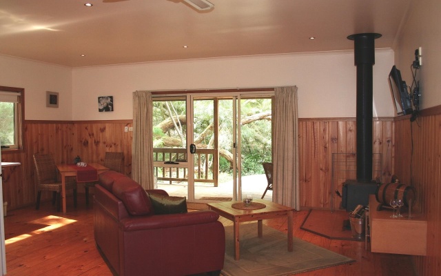 Tindoona Cottages – Guest Rooms – Toora