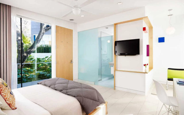 Frame Hotel - Treehouse (formerly Kimber Modern)