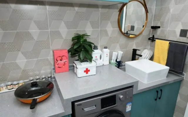 Man Yin Ju Modern Style Apartment