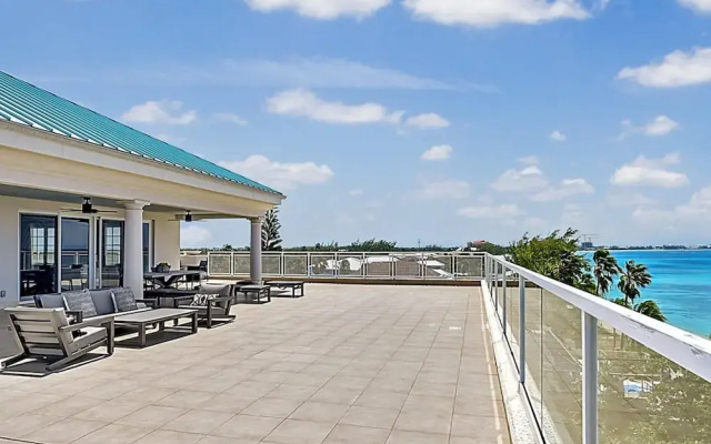 Luxury Penthouse Condo With 360 Oceanviews