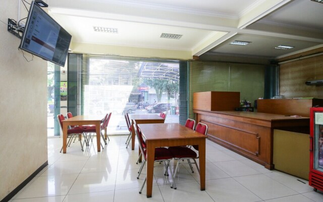 Airy Regol Moh Toha 199 Bandung