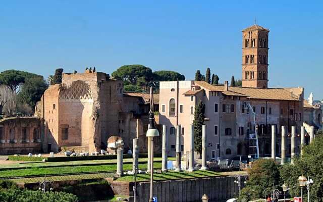 Rome Unique Colosseum Domus Aurea 2 Br Apartment