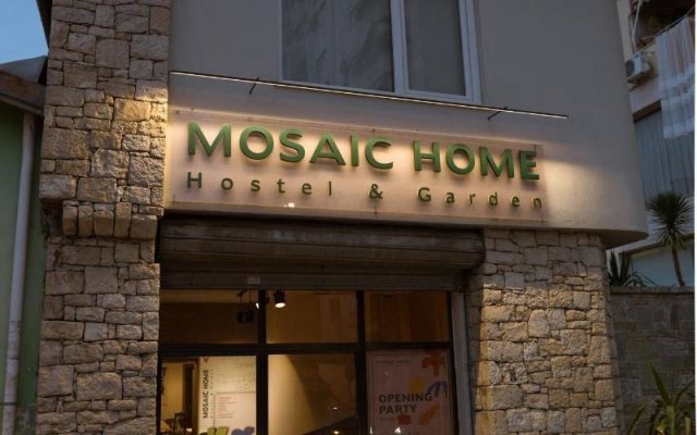 Mosaic Home - Hostel