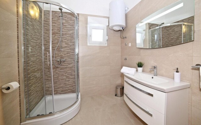 Awesome Home in Zedno With Wifi and 4 Bedrooms