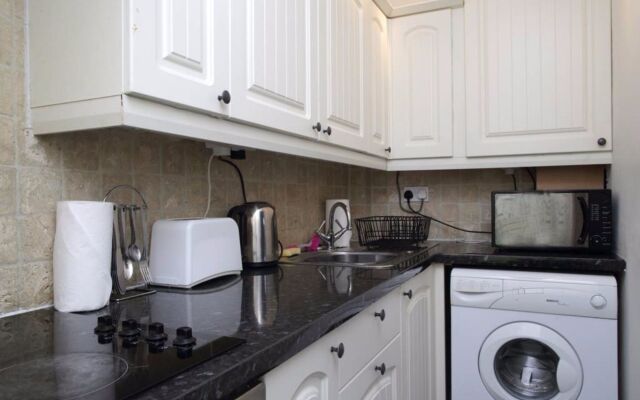 1 Bedroom Apartment In The Shore Leith