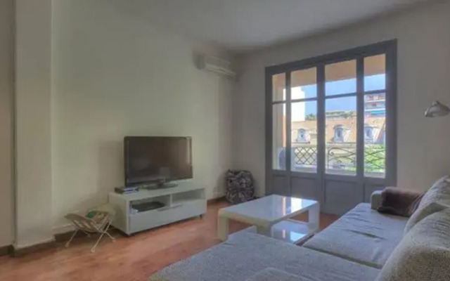Proche Palais C35