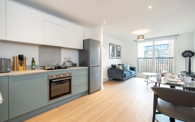 Modern Flat Near City Centre