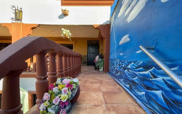 Homely Mexican Accent Apartment 2