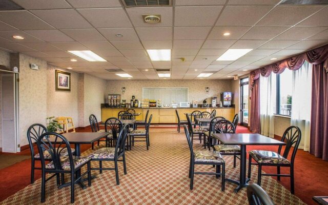 Americas Best Value Inn Pilot Mountain