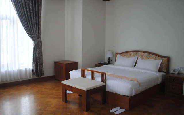 Myitkyina Plam Spring Resort Hotel