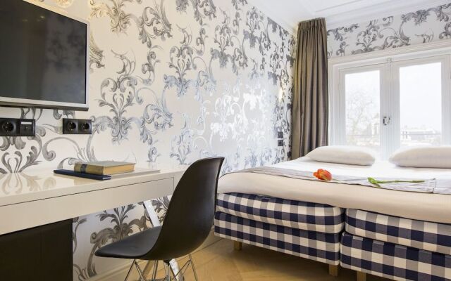 Amsterdam Canal Residence