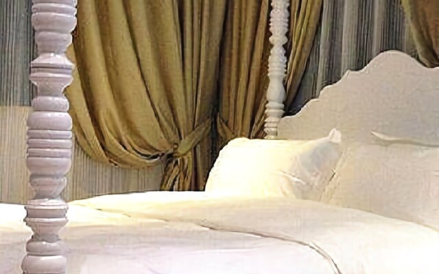 Moonlight Bay Garden Inn