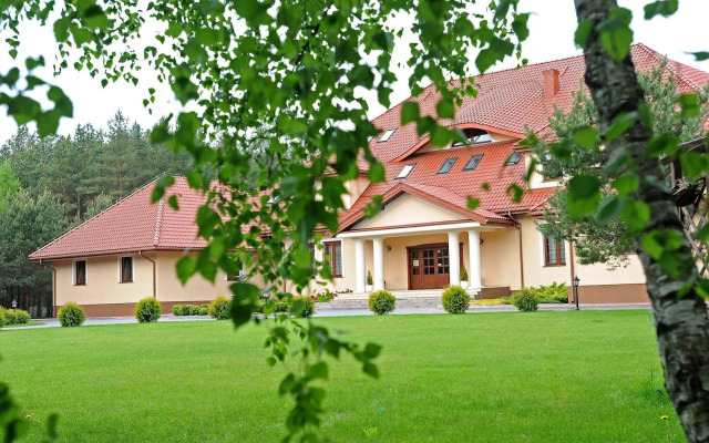 Hotel Dworek Tryumf Dąbrowscy Spółka Jawna