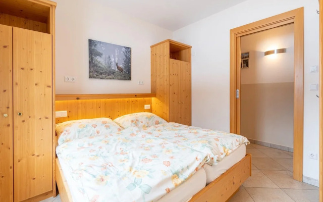 Cozy Garden Apartment Near Ski