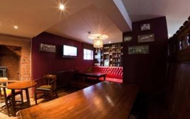The Dog and Doublet Inn
