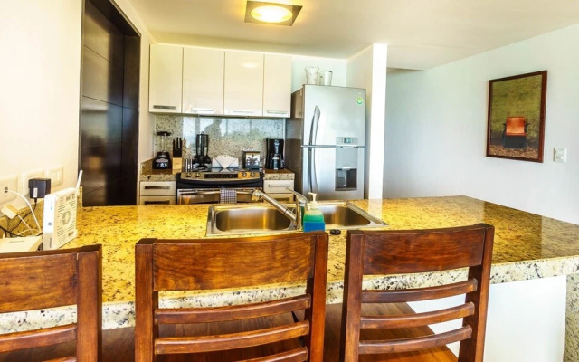 Elements Penthouse 7 3 Bedroom Condo by RedAwning