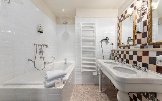 Bord'Eau Luxury Canal Suites