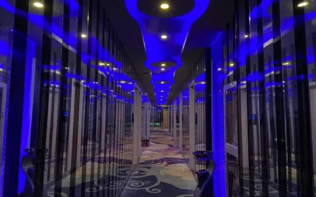 Shanghai Viking Theme Hotel(Sheshan Subway Station Store)
