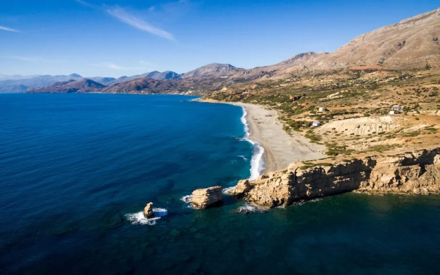 Lux Villa With Private Pool Close to the Beach