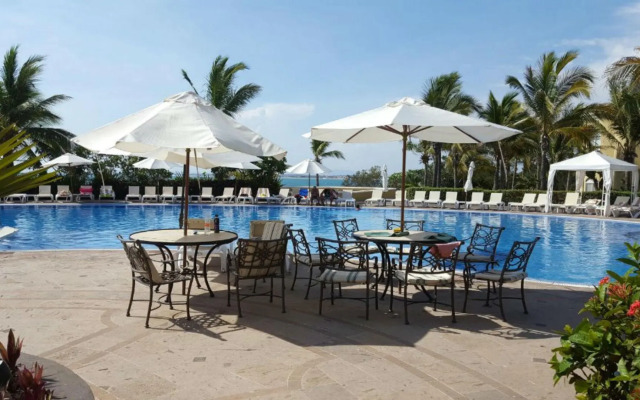 Pueblo Bonito Emerald Bay Resort & Spa - All Inclusive