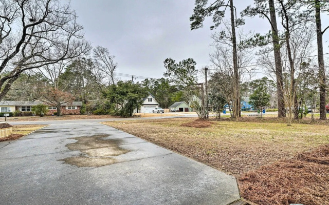 Wilmington Vacation Rental w/ Fire Pit!