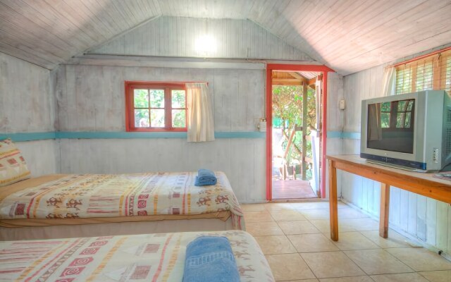 Woodlands Cottages & Camping