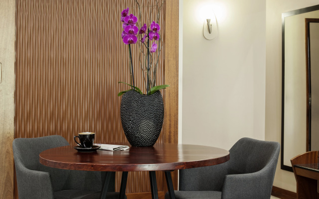 Moloko Executive Apartments And Hotel