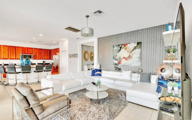 Waterfront Pet-friendly Home w Pool-spa-games-bbq