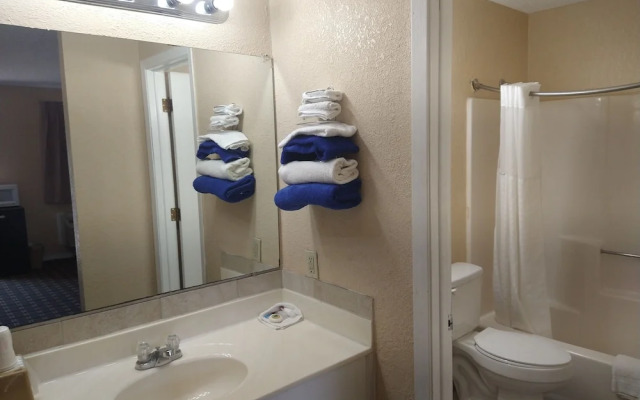 Grand View Plaza Inn & Suites