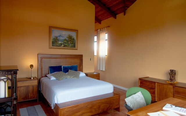 "Modern 2br Casa Calmarse W Mountain View"
