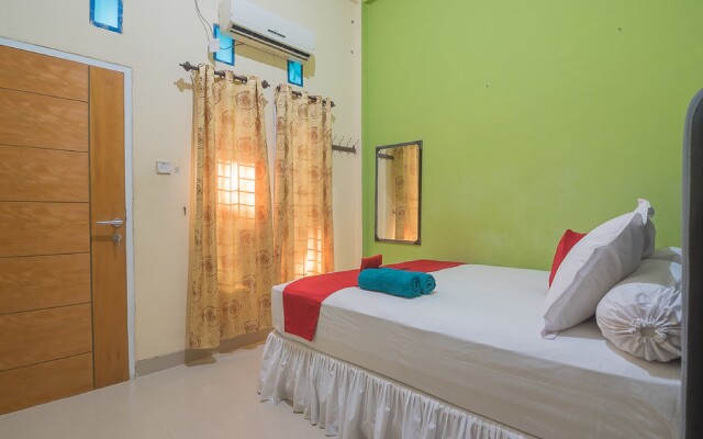RedDoorz near Living Plaza Balikpapan 2