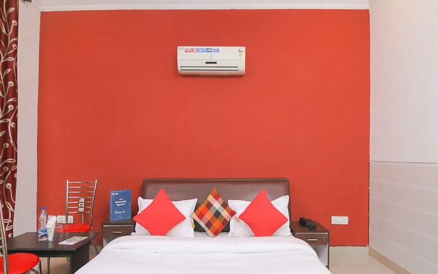 Fabhotel Signature Cyber Park