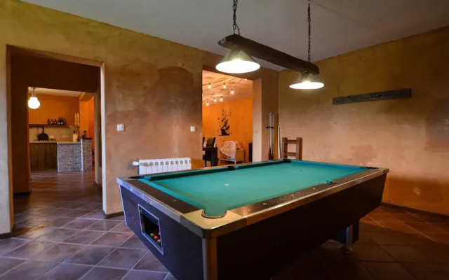 Sophisticated and Chic Villa With Pool