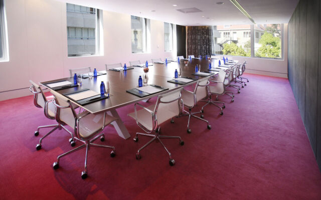 African Pride 15 On Orange Hotel