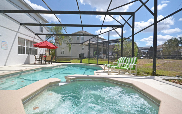 Pine Forest Chateau , Davenport, US