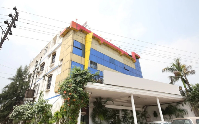 OYO 17430 Gulshah Hotel