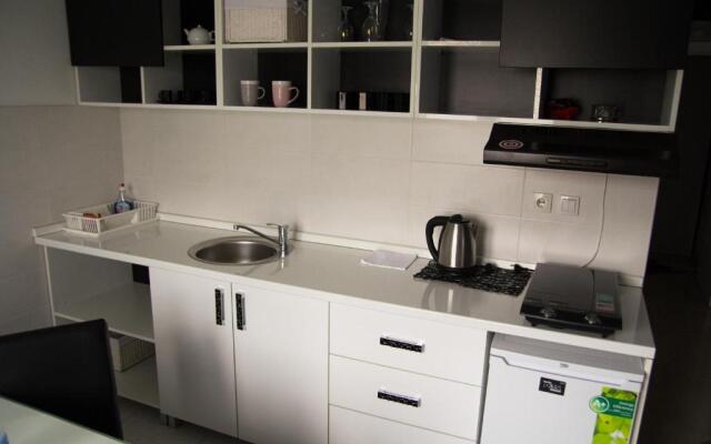Airport Apartments