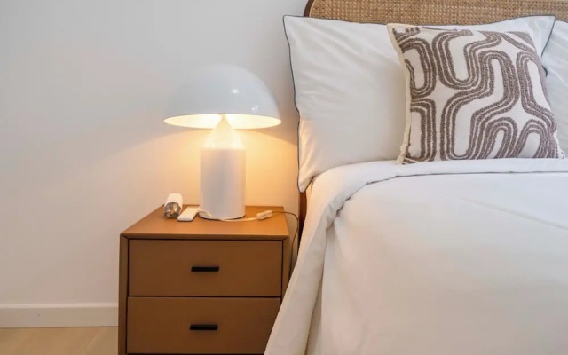 Tyms Stylish 3BR 2BA Apt Xujiahui Shops