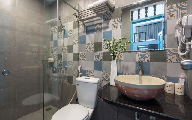 Centraltique Homestay