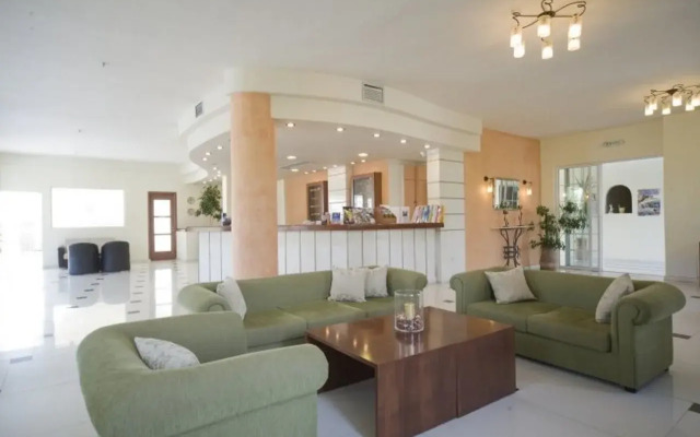 Maravel Apartments