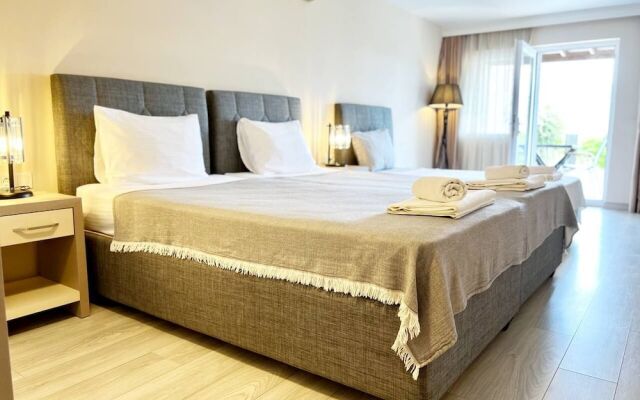 Farrys Boutique Hotel & Beach Club