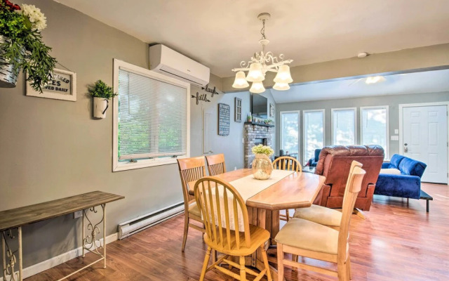 Poconos House w/ Large Deck, Gas Grill & Fire Pit!